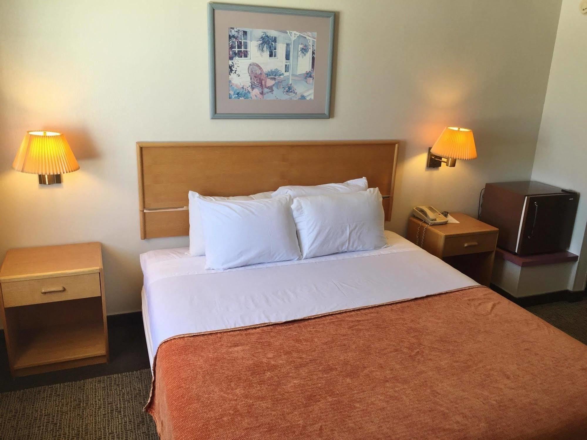Americas Best Value Inn Dunnigan Exterior photo