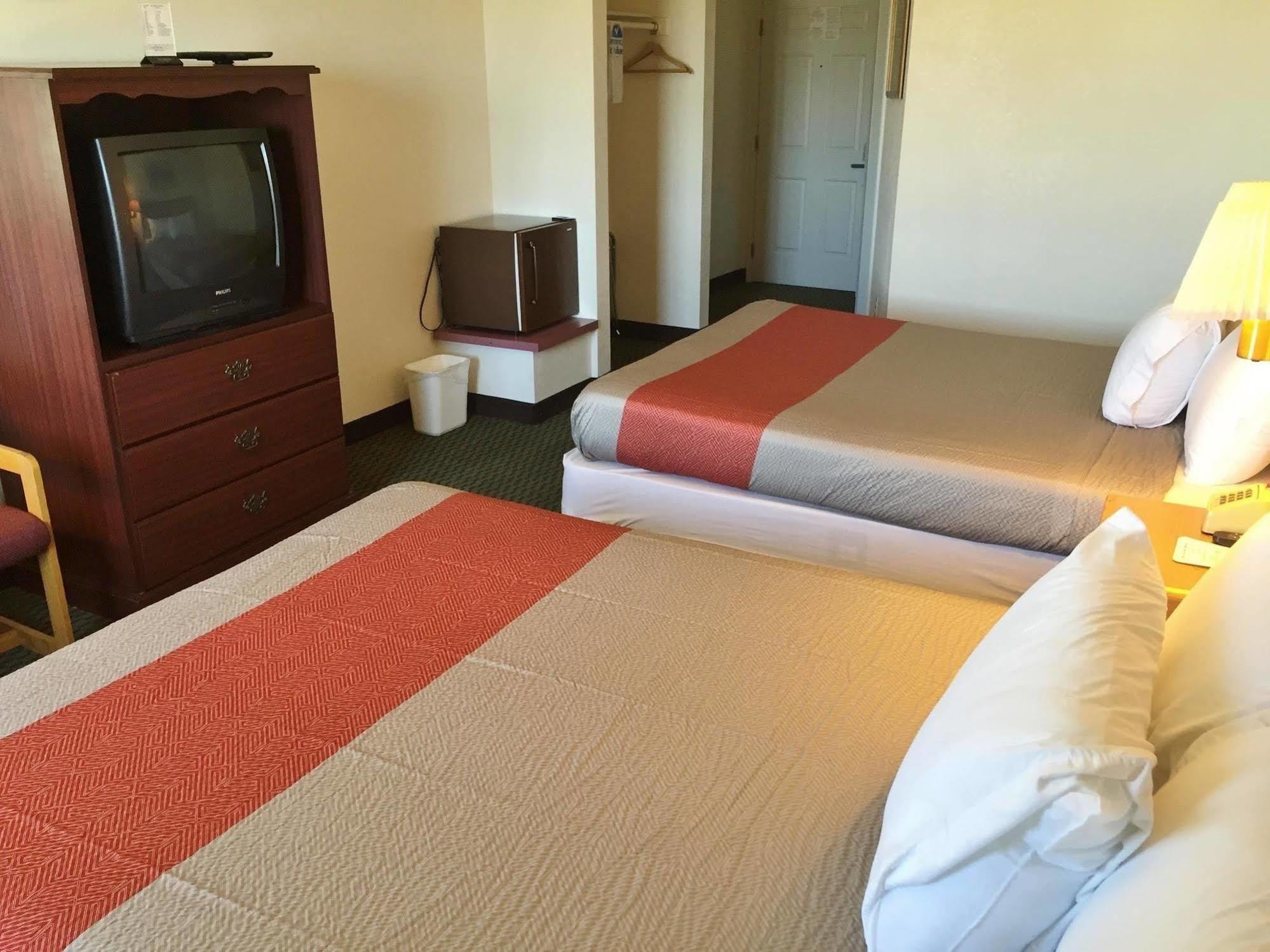 Americas Best Value Inn Dunnigan Exterior photo